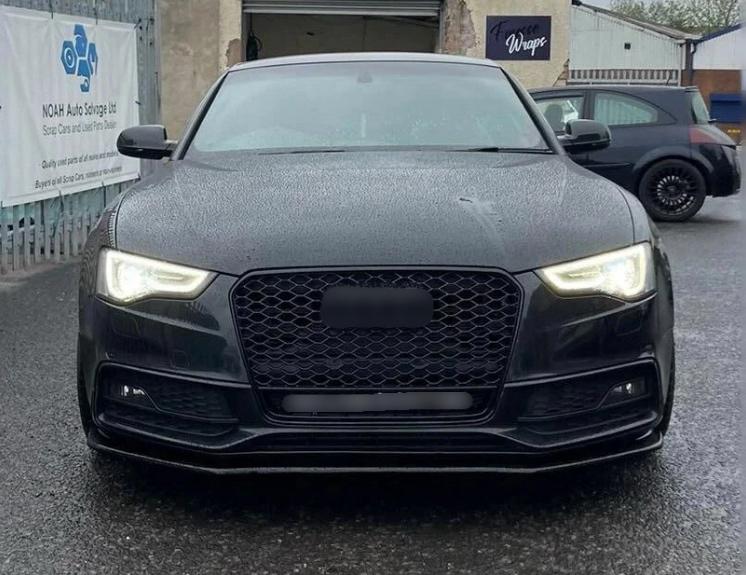 Audi A5 S5 B8.5 Honeycomb Quattro Grille | 2012-2016 | RS5 Style Gloss Black